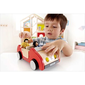 Voiture bois pour poupées hape