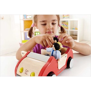 Voiture bois pour poupées hape