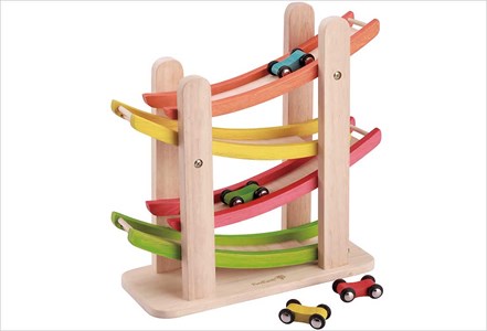 Rampe de course et petites voitures ever
