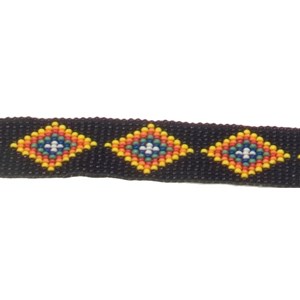 Grand cadre de tissage avec perles