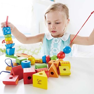 Cube enfant forme à lier hape