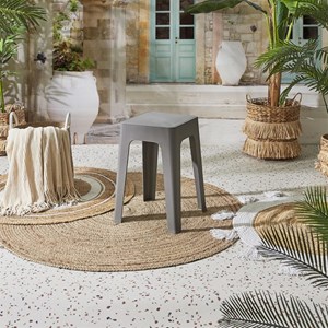 Tabouret empilable gris