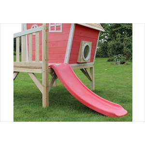 Petite cabane sur pilotis rouge fantasia