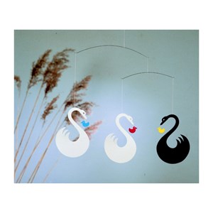 Mobile fantaisie de cygnes