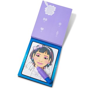 Water wow! Maquillage et manucure