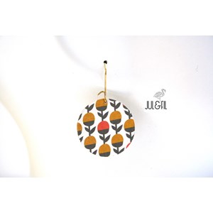 Boucles scandinaves fleurs graphiques