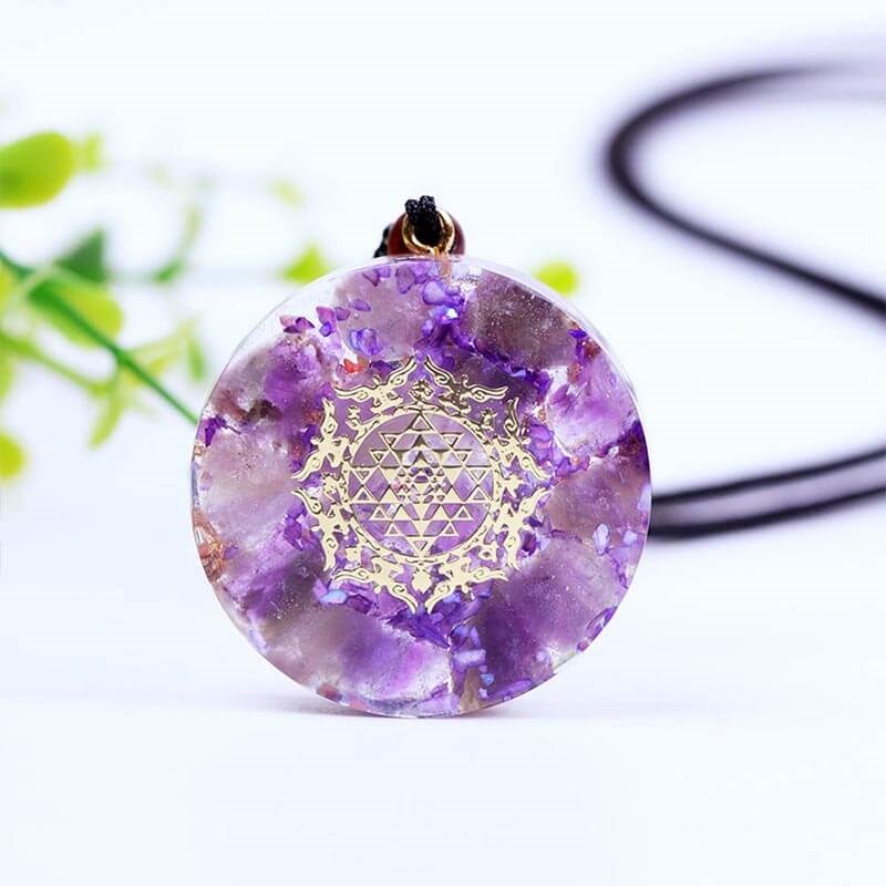 Collier pendentif orgone yoga améthyste