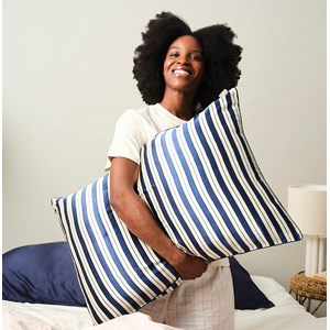 Taie d'oreiller en soie bleu foncé 65x65 Bleu foncé