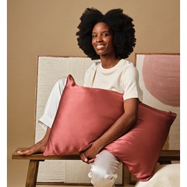 Taie d'oreiller en soie rose foncé 51x76