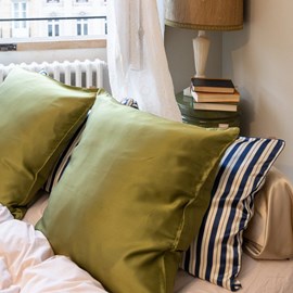 Taie d'oreiller en soie vert 65x65