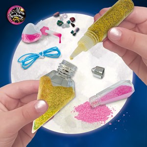 The moon academy pendentifs crystal moon