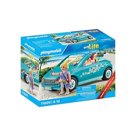 Cabriolet et jeunes filperche à selfie