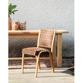 Alma, la chaise à carreaux n°323