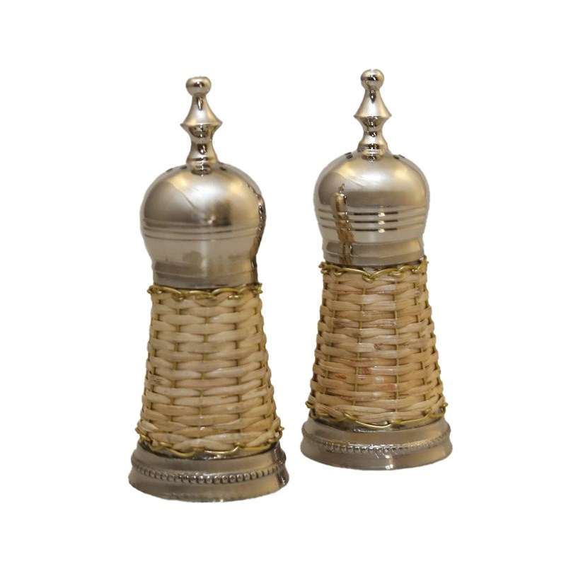 Salière et poivrière beige en osier