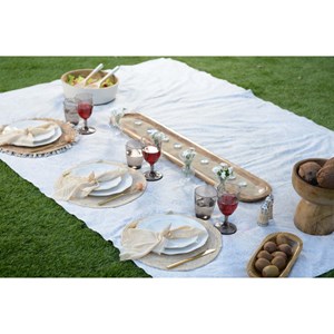 Assiette plate blanche rosa