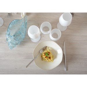 Assiette creuse blanche rosa