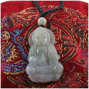 Collier guanyin en jade