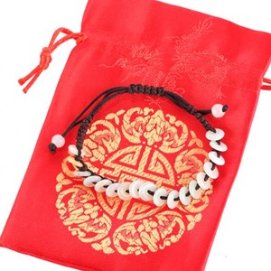 Bracelet perles breloque en jade