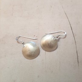 Boucles d'oreilles argent massif sablé