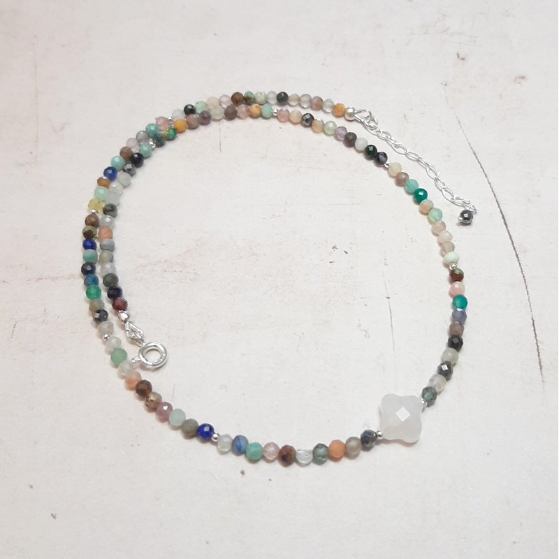 Collier trèfle pierres naturelles argent