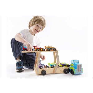 Grand camion porte voiture de course