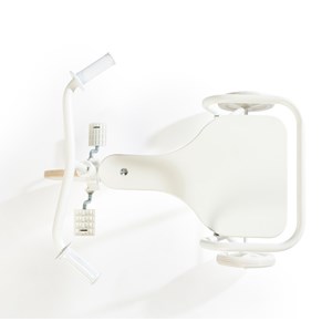 Tricycle en métal blanc