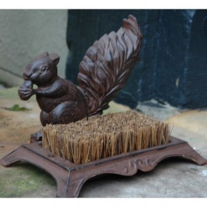 Gratte pied ecureuil en fonte