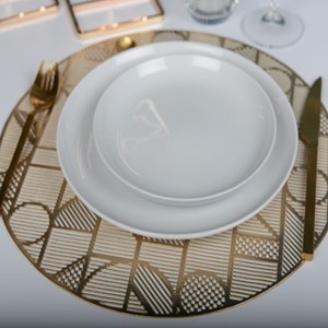 Dessous d'assiette géométrique doré