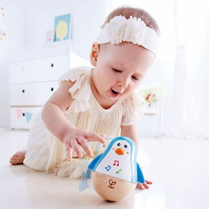 Pingouin musical dansant hape
