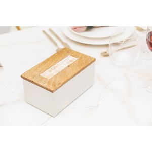 Boîte blanche avec couvercle en bois