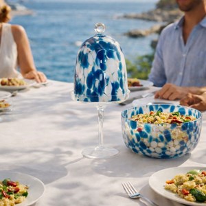 Cloche sur pied blanche et bleue