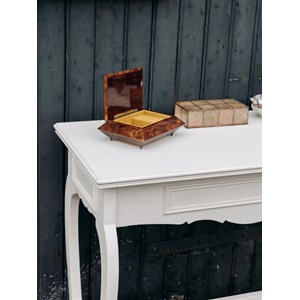 Louise, la coiffeuse en bois n°122