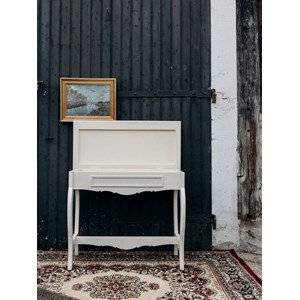 Louise, la coiffeuse en bois n°122