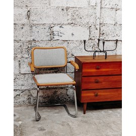 Jakob, le fauteuil en métal n°346