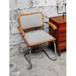 Jakob, le fauteuil en métal n°346