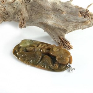 Pendentif papillon merveilleux en jade