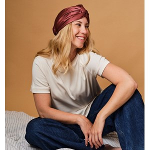 Turban en soie rose foncé 19 mo
