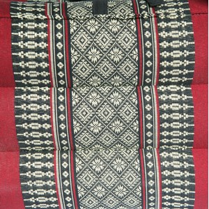 Coussin yoga kapok noir rouge Multicolore