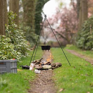 Trépied barbecue en acier