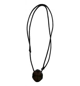 Pendentif en chiastolite avec cordon reg