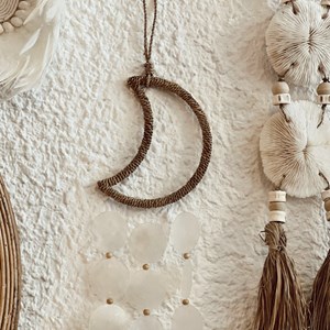 Suspension lune décorative