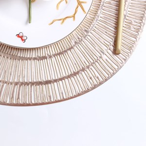 Dessous d'assiette doré