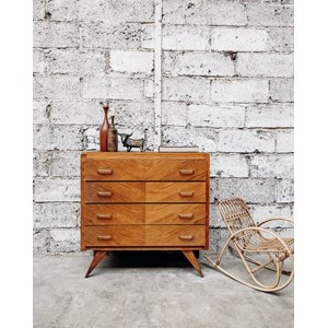 Olga, la commode en bois n°152