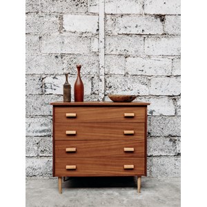 Olga, la commode en bois n°150