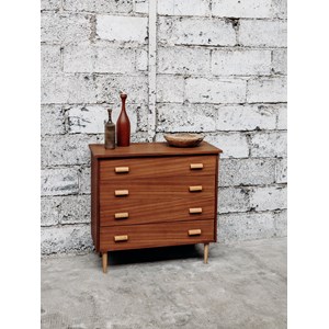 Olga, la commode en bois n°150