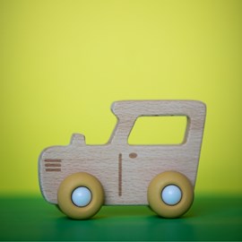 Tracteur en bois & silicone - jaune