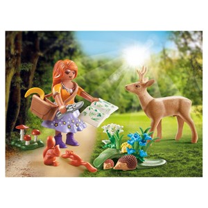 Herboriste avec animaux de la foret