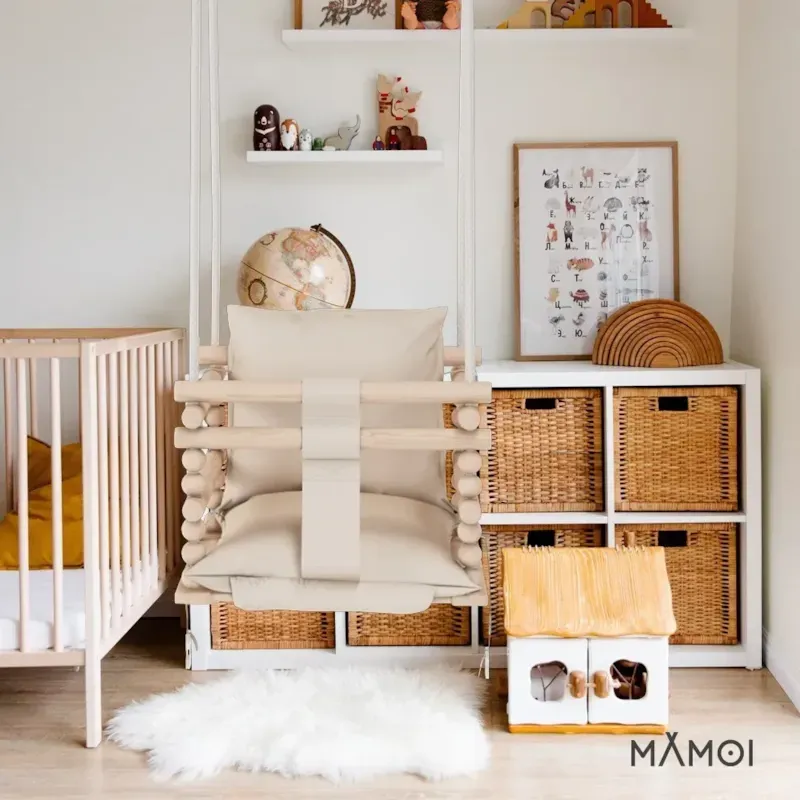 Chaise suspendue bébé en bois avec harnais de sécurité & crochet beige (Babykare) - Couverture