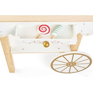 Chariot à thé et friandises