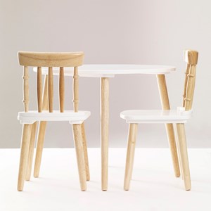 Table et chaises en bois